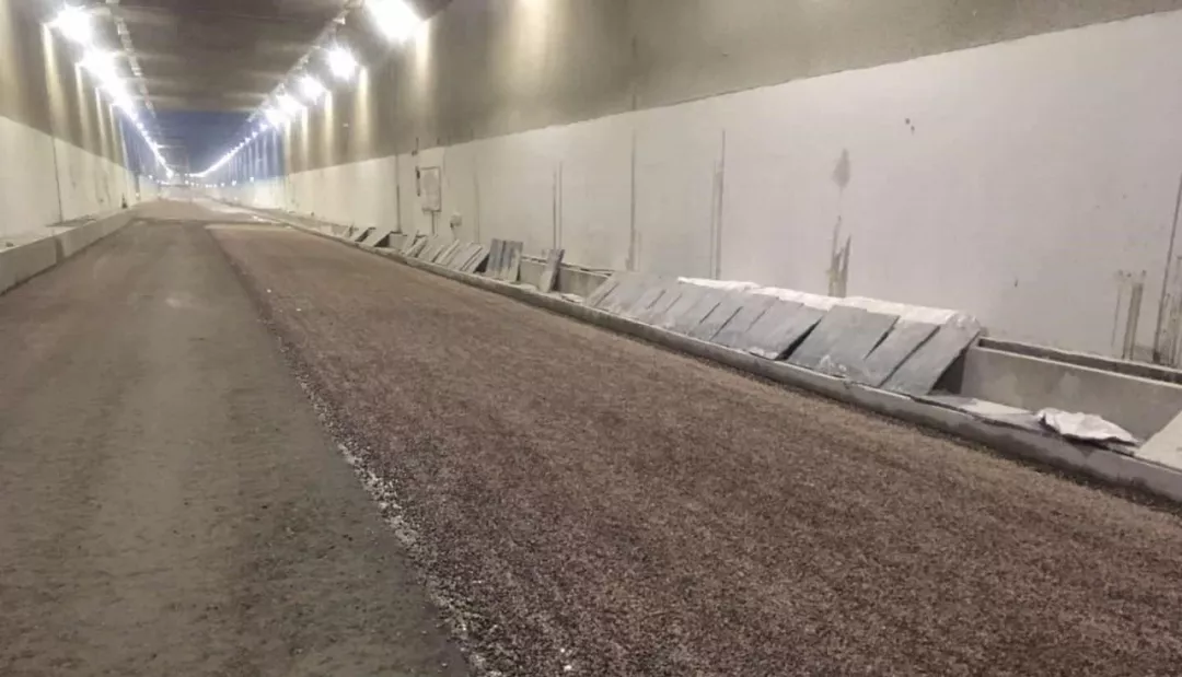 拉斯维加斯9888同步车助力西安机场、北京城郊路面建设-新闻资讯-路面抛丸机生产厂家_同步碎石封层车_路面抛丸机_拉斯维加斯9888